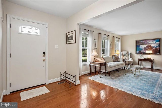 9739 IRONMASTER DR, Burke, VA 22015