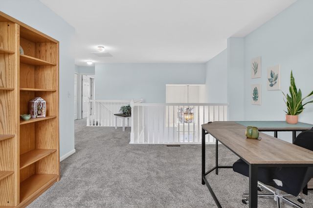 518 Dockside Circle, Holly, MI 48442