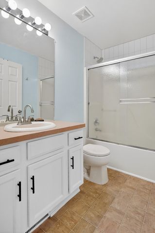 518 Dockside Circle, Holly, MI 48442