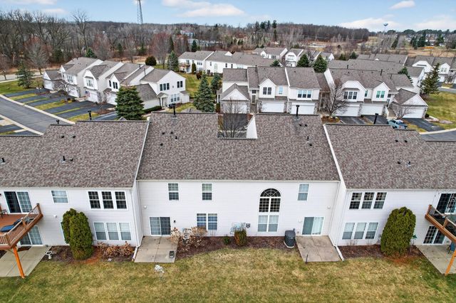 518 Dockside Circle, Holly, MI 48442