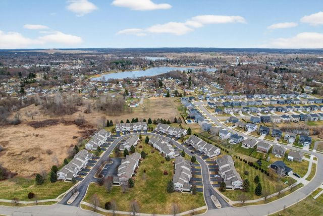 518 Dockside Circle, Holly, MI 48442