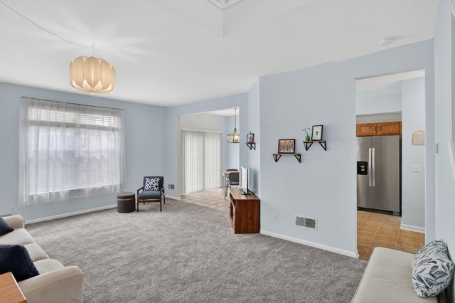 518 Dockside Circle, Holly, MI 48442