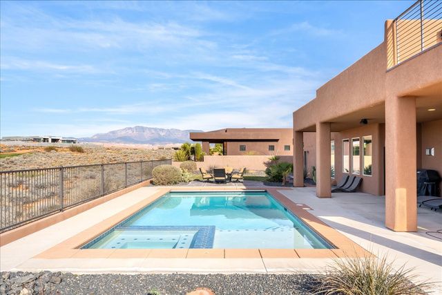 3208 S SAND STONE DR, Hurricane, UT 84737