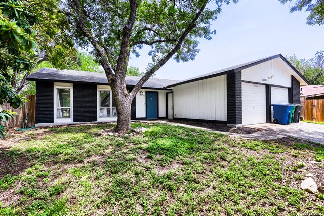 12443 Command Post St, San Antonio, TX 78233