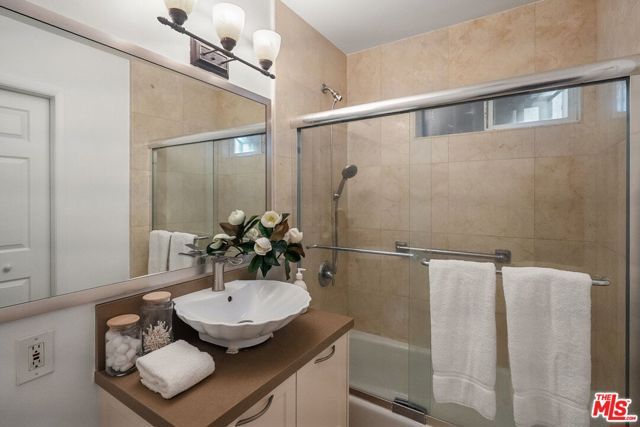 1226 Chelsea Avenue, Santa Monica, CA 90404