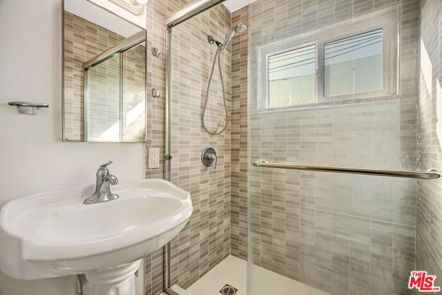 1226 Chelsea Avenue, Santa Monica, CA 90404