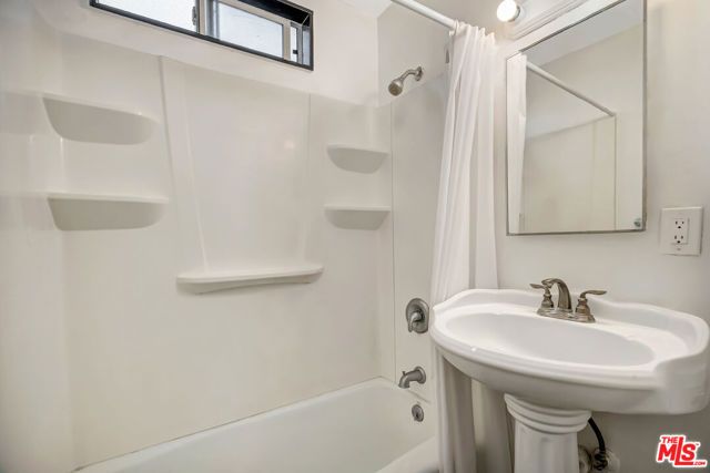 1226 Chelsea Avenue, Santa Monica, CA 90404