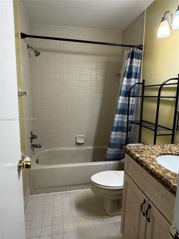 951 SW 109th Ave, Pembroke Pines, FL 33025
