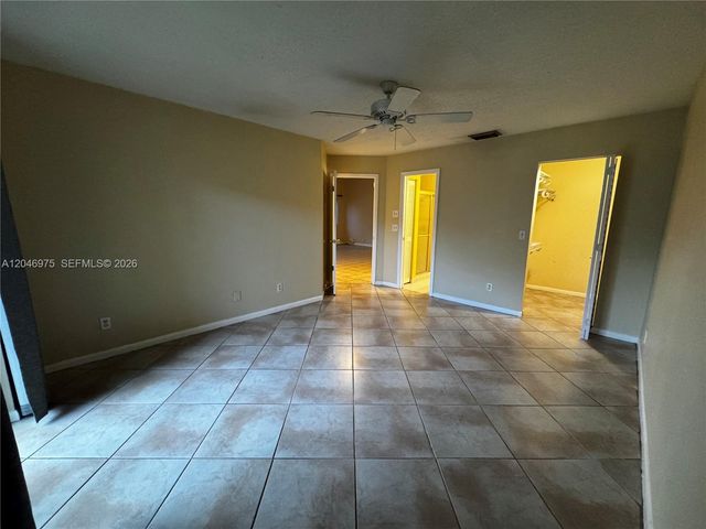 951 SW 109th Ave, Pembroke Pines, FL 33025