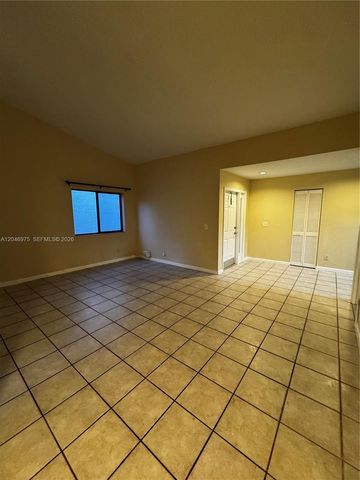 951 SW 109th Ave, Pembroke Pines, FL 33025