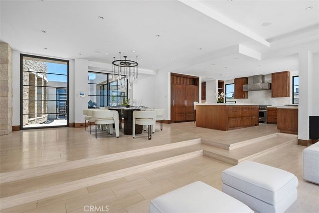 1523 Dolphin, Corona Del Mar, CA 92625