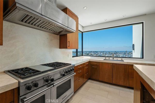 1523 Dolphin, Corona Del Mar, CA 92625