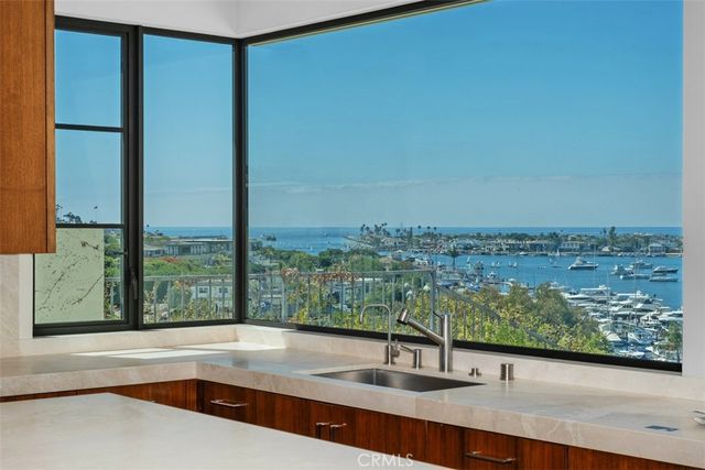1523 Dolphin, Corona Del Mar, CA 92625