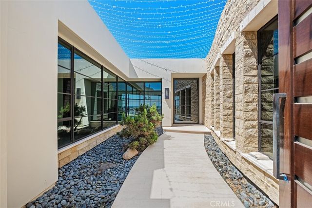 1523 Dolphin, Corona Del Mar, CA 92625