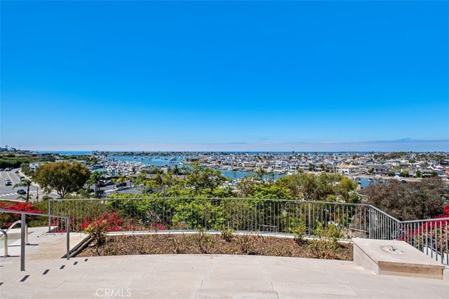 1523 Dolphin, Corona Del Mar, CA 92625
