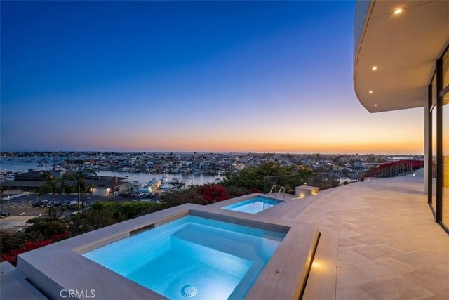 1523 Dolphin, Corona Del Mar, CA 92625