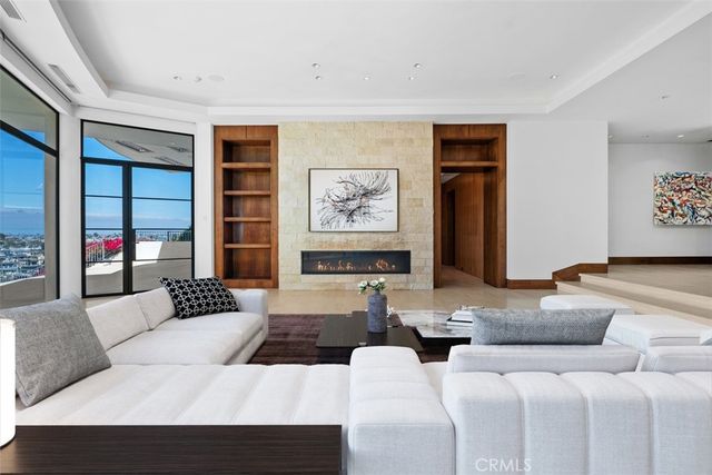 1523 Dolphin, Corona Del Mar, CA 92625