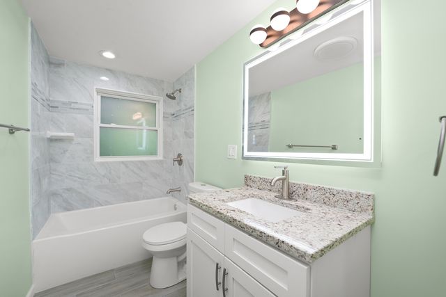 13228 S Rhodes Avenue, Chicago, IL 60827