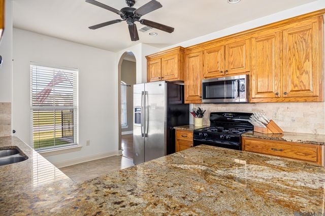 2034 Pointe South Dr, Zachary, LA 70791
