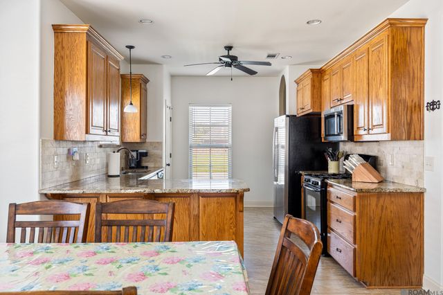 2034 Pointe South Dr, Zachary, LA 70791
