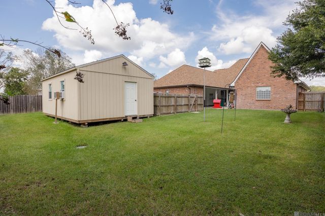 2034 Pointe South Dr, Zachary, LA 70791