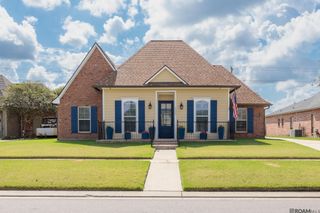 2034 Pointe South Dr, Zachary, LA 70791