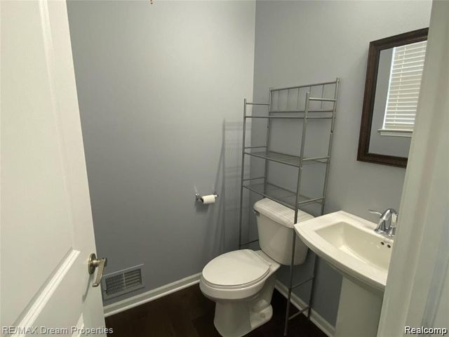 3220 Johanna Ware, Wixom, MI 48393