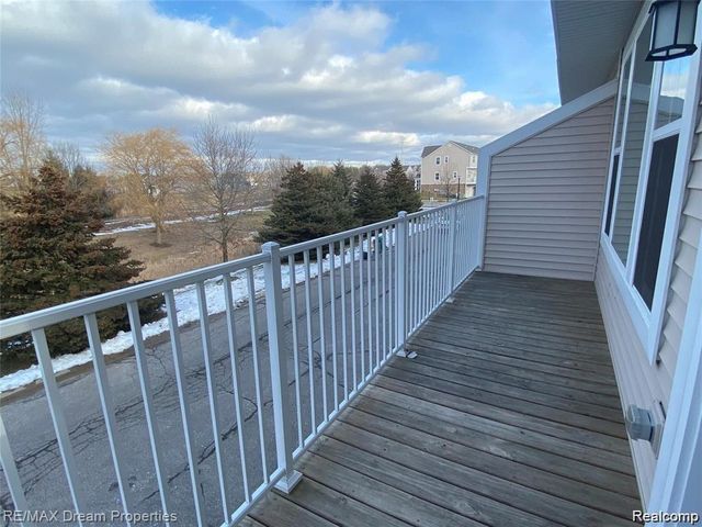 3220 Johanna Ware, Wixom, MI 48393