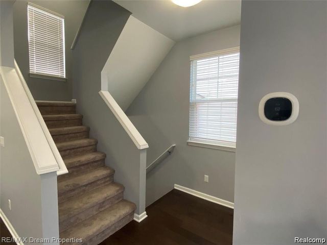 3220 Johanna Ware, Wixom, MI 48393