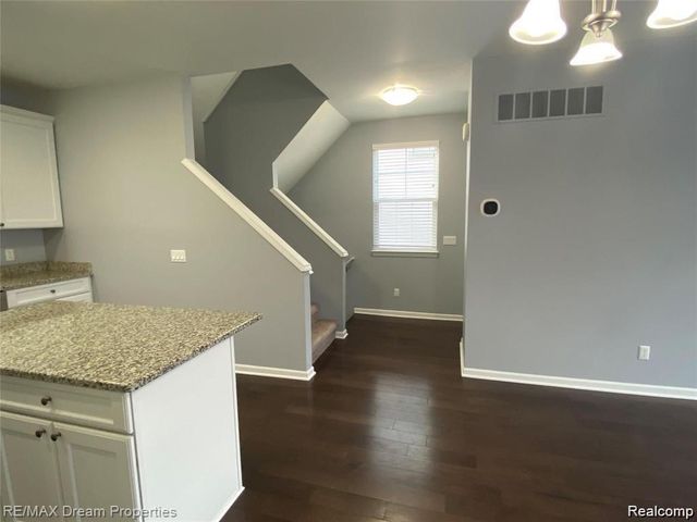 3220 Johanna Ware, Wixom, MI 48393