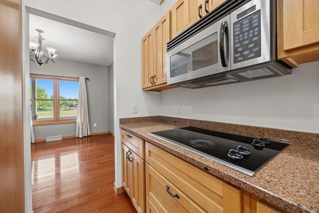 401 Highland Road, Cambridge, WI 53523