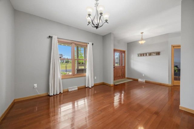 401 Highland Road, Cambridge, WI 53523