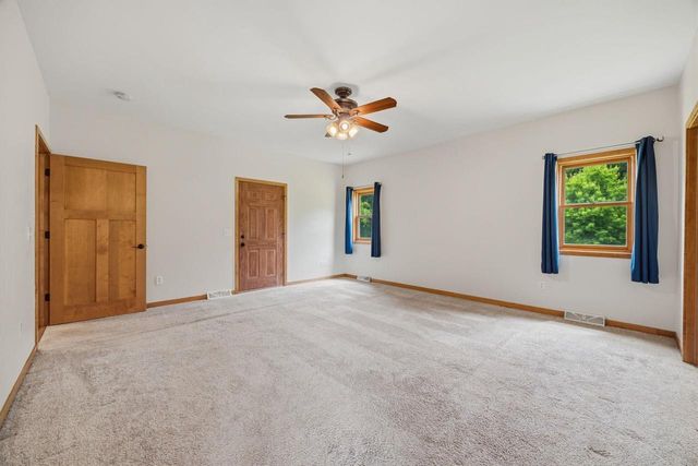 401 Highland Road, Cambridge, WI 53523