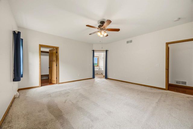 401 Highland Road, Cambridge, WI 53523