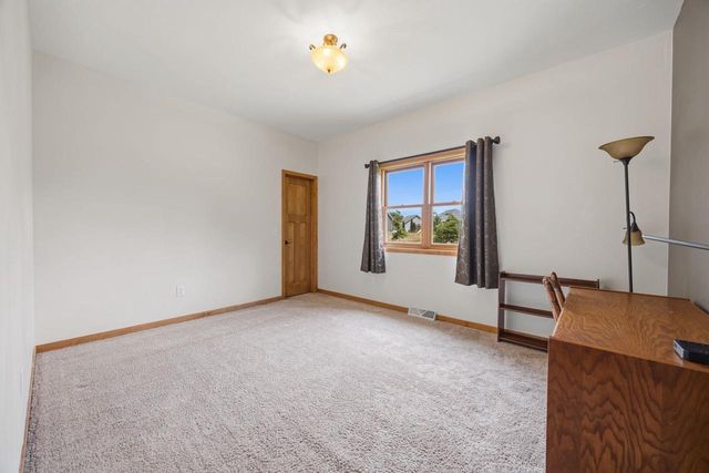 401 Highland Road, Cambridge, WI 53523