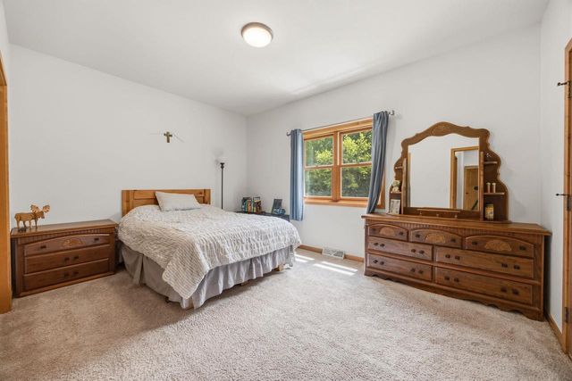 401 Highland Road, Cambridge, WI 53523