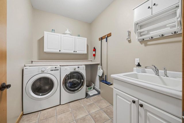 401 Highland Road, Cambridge, WI 53523