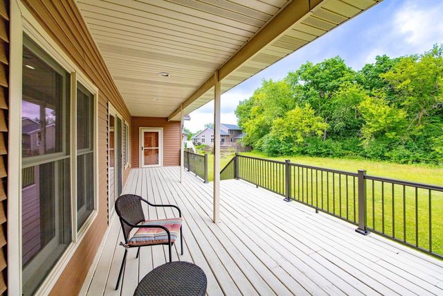 401 Highland Road, Cambridge, WI 53523
