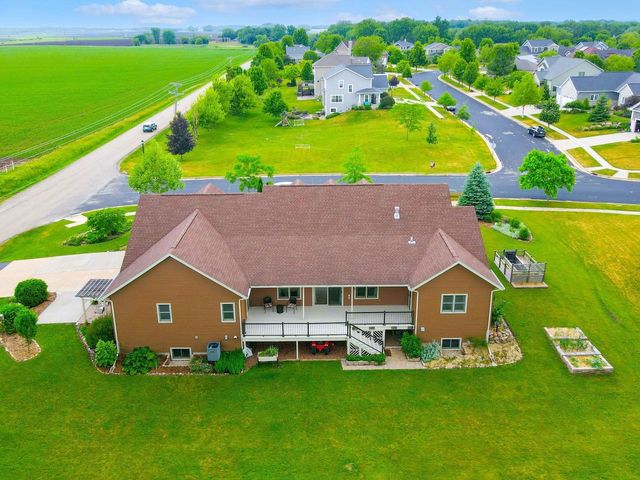401 Highland Road, Cambridge, WI 53523