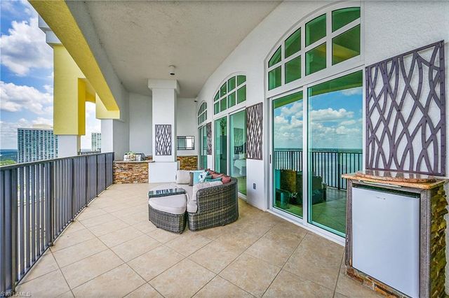 2797 1st ST 2202, Fort Myers, FL 33916