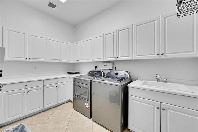 2797 1st ST 2202, Fort Myers, FL 33916