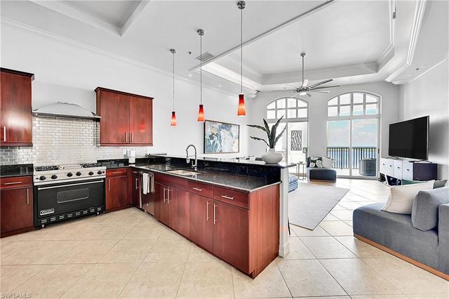 2797 1st ST 2202, Fort Myers, FL 33916