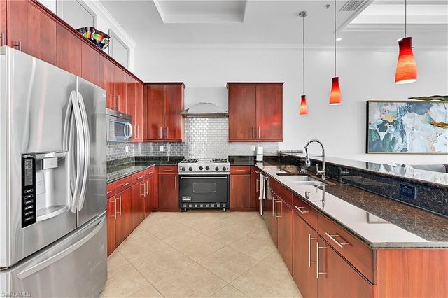 2797 1st ST 2202, Fort Myers, FL 33916