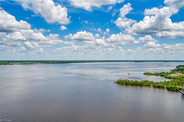 2797 1st ST 2202, Fort Myers, FL 33916