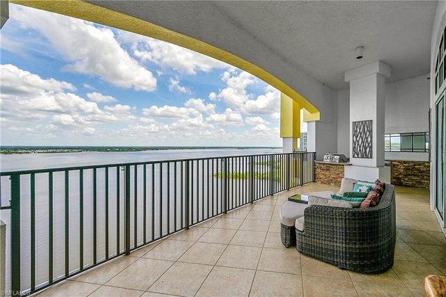 2797 1st ST 2202, Fort Myers, FL 33916