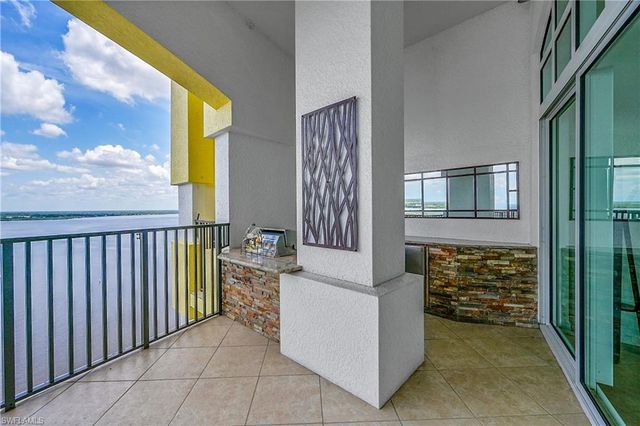 2797 1st ST 2202, Fort Myers, FL 33916