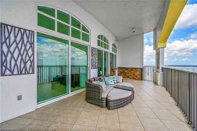 2797 1st ST 2202, Fort Myers, FL 33916