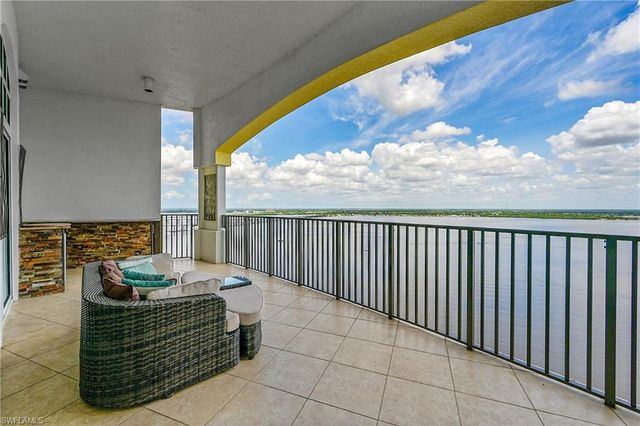 2797 1st ST 2202, Fort Myers, FL 33916