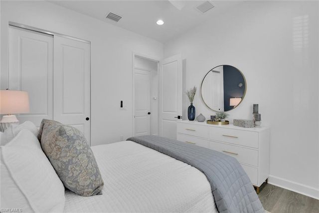 7242 Saona CT, Naples, FL 34113