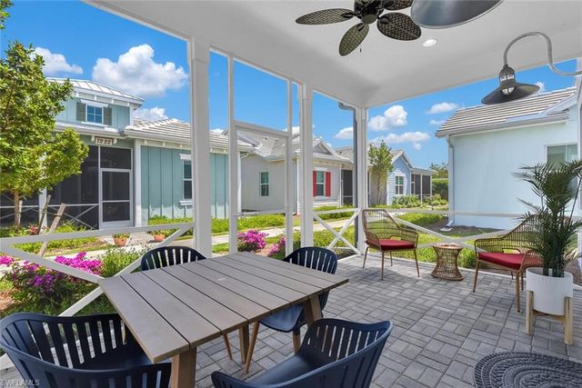 7242 Saona CT, Naples, FL 34113